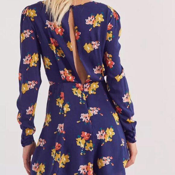 Kimchi Blue Maddie Plunging Tie-Front Romper - Picture 2 of 14